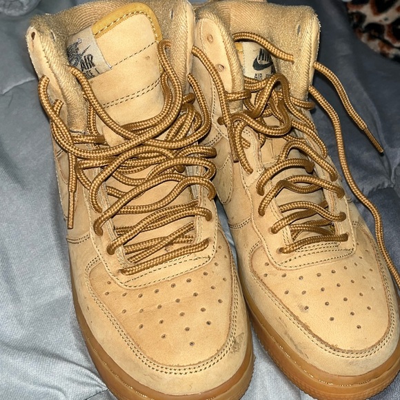 Used Hightop Khaki G-Nikes W/Straps. - Picture 4 of 6